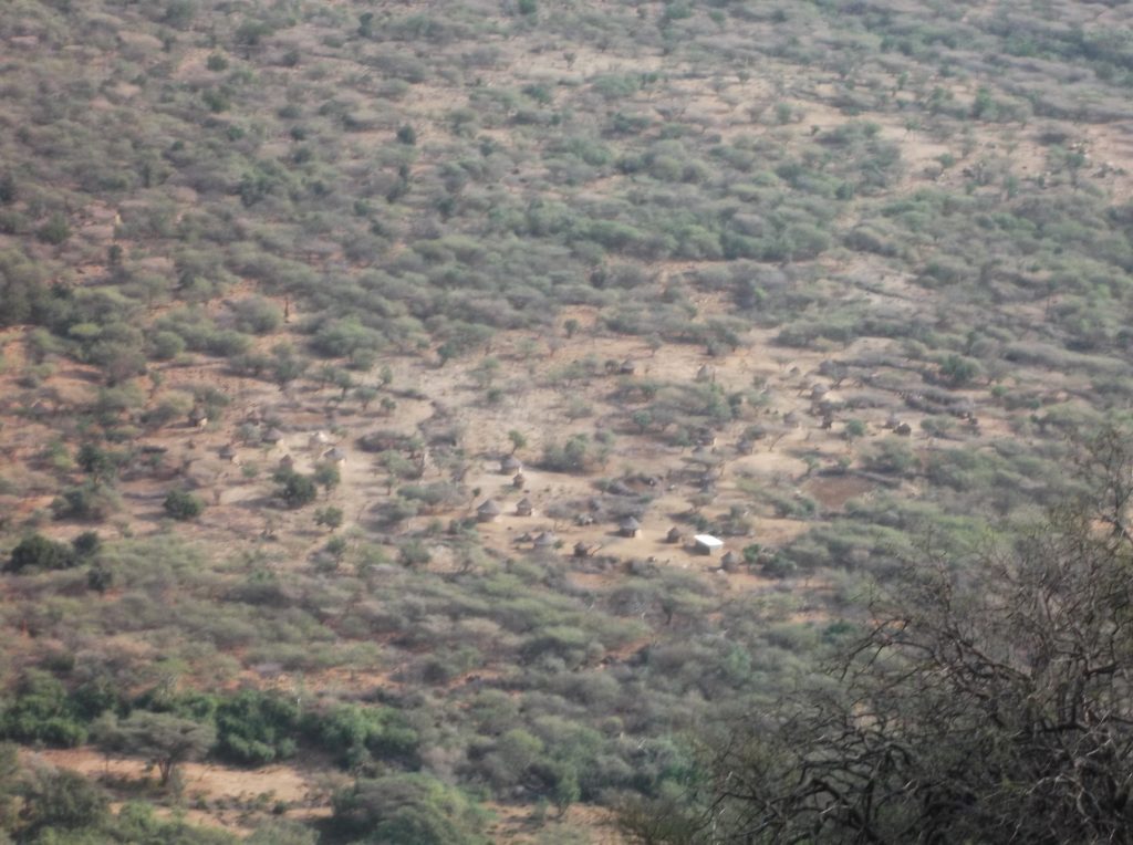 Den lilla byn långt där nere.