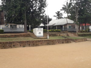 De första byggnaderna, fortfarande i bruk